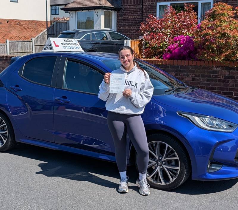 ellie-ormond Ellie Ormond after passing her test at Upton